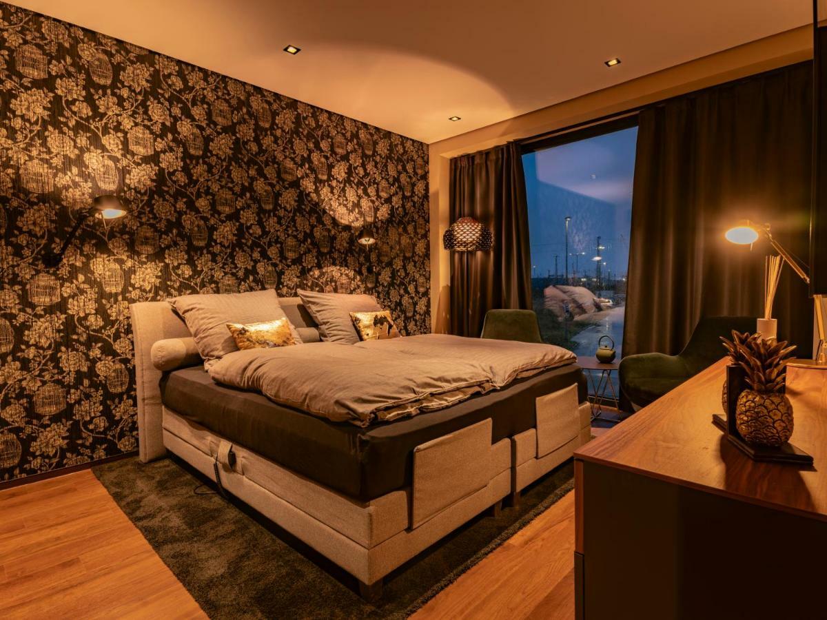 Ohana Suite By Zzn Im Zahnzentrum Nord Emden Exteriör bild