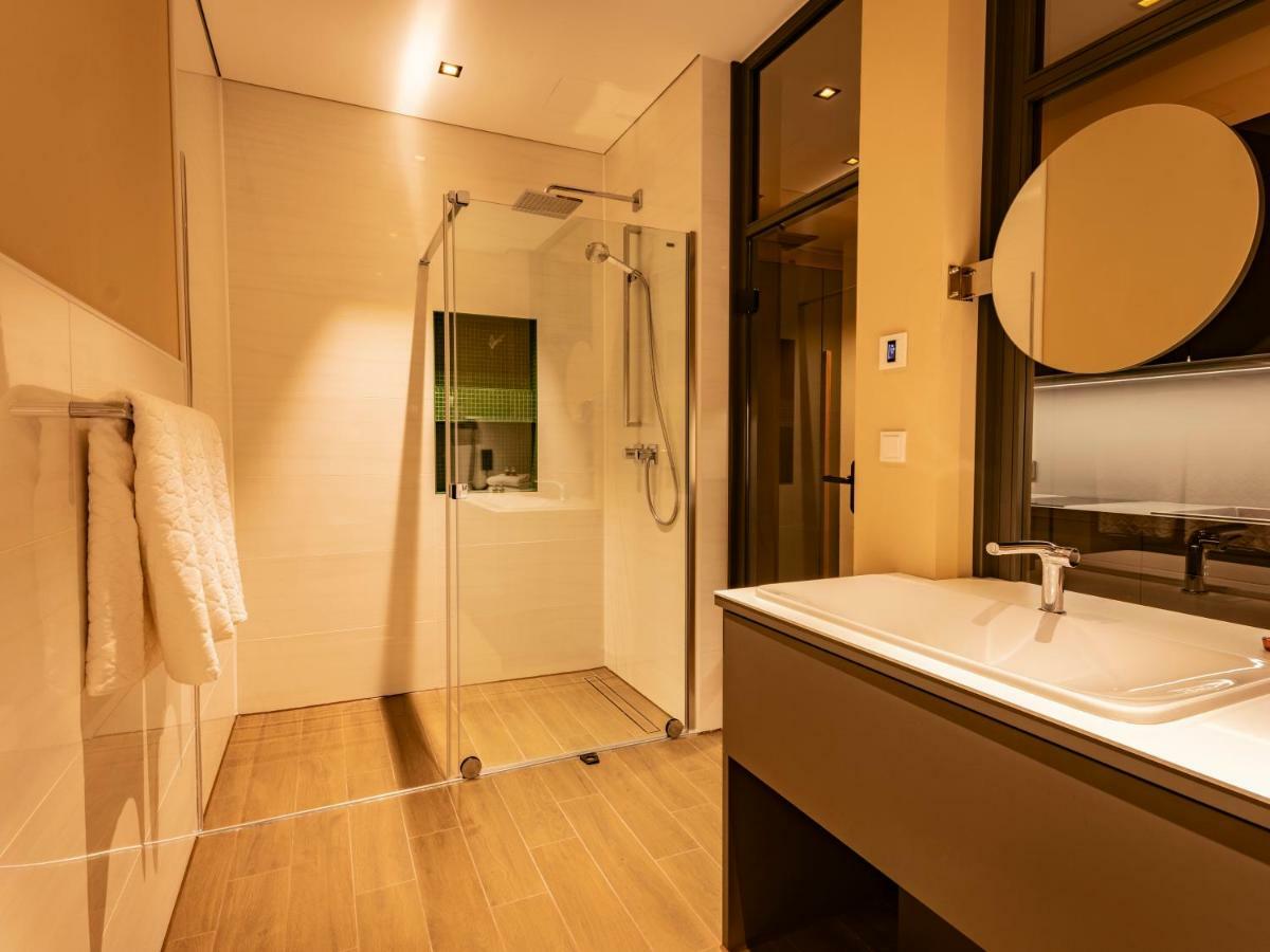 Ohana Suite By Zzn Im Zahnzentrum Nord Emden Exteriör bild